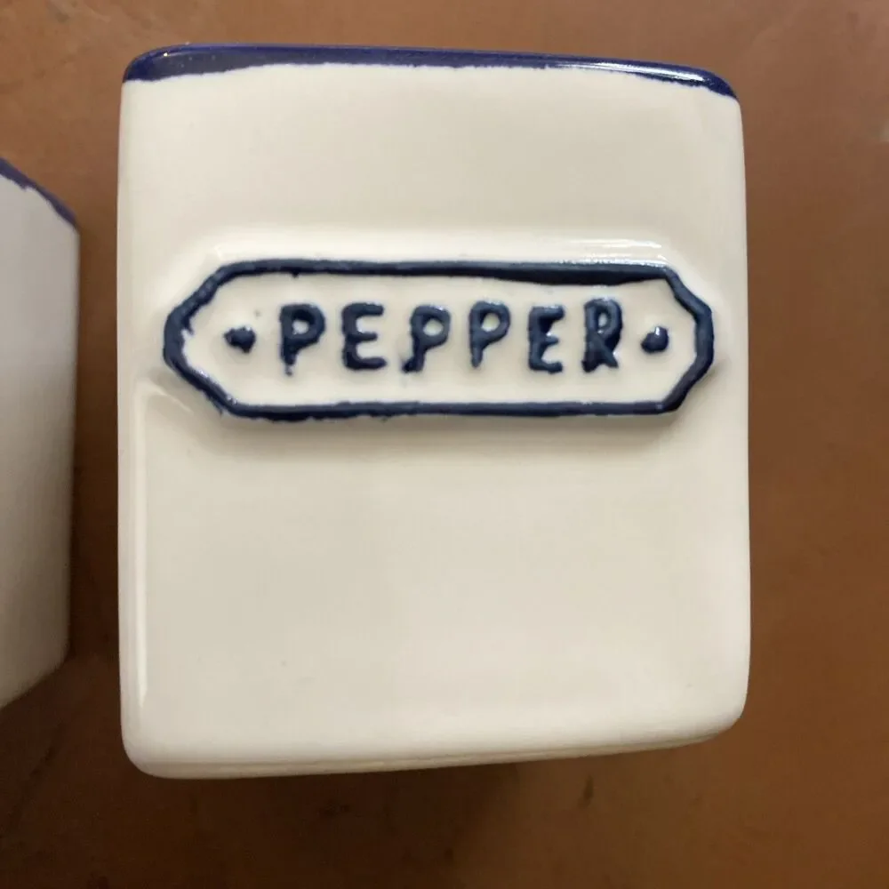 Pier 1 Country farm Blue and White Salt and Pepper With Tray